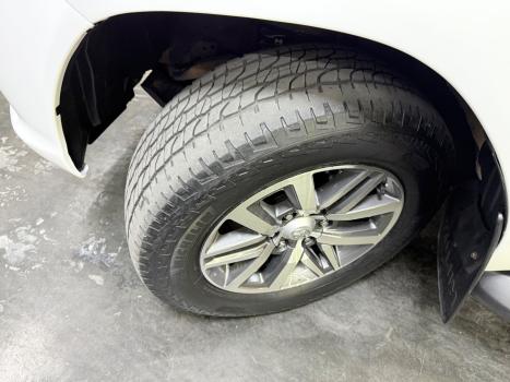 TOYOTA Hilux Caminhonete 2.8 16V SRX 4X4 TURBO DIESEL CABINE DUPLA AUTOMTICO, Foto 11
