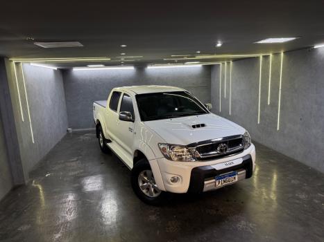 TOYOTA Hilux Caminhonete 3.0 4P 4X4 SRV TURBO DIESEL CABINE DUPLA AUTOMTICO, Foto 1