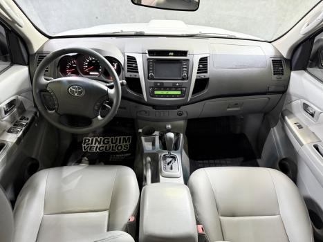 TOYOTA Hilux Caminhonete 3.0 4P 4X4 SRV TURBO DIESEL CABINE DUPLA AUTOMTICO, Foto 13