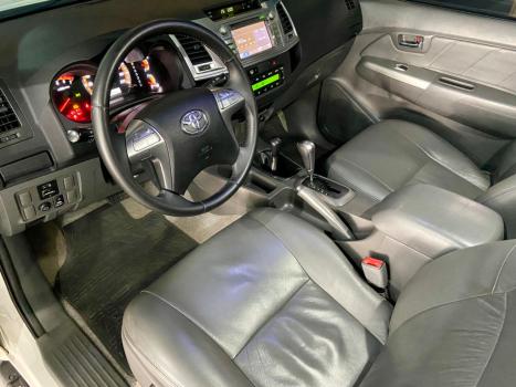 TOYOTA Hilux Caminhonete 2.7 16V 4P SRV FLEX 4X4  CABINE DUPLA AUTOMTICO, Foto 7