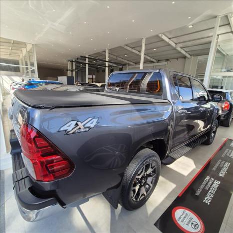 TOYOTA Hilux Caminhonete 2.8 16V SRX 4X4 DIESEL CABINE DUPLA AUTOMTICO, Foto 3