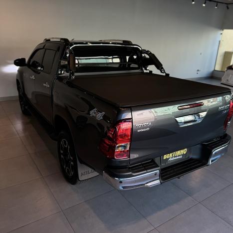 TOYOTA Hilux Caminhonete 2.7 16V 4P SRV FLEX CABINE DUPLA AUTOMTICO, Foto 8