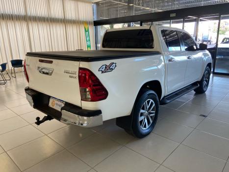 TOYOTA Hilux Caminhonete 2.8 16V SRX 4X4 DIESEL CABINE DUPLA AUTOMTICO, Foto 5