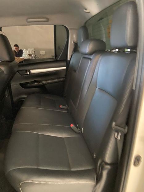 TOYOTA Hilux Caminhonete 2.8 16V SRX 4X4 DIESEL CABINE DUPLA AUTOMTICO, Foto 9