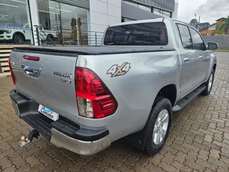 TOYOTA Hilux Caminhonete 2.8 16V SRV 4X4 DIESEL CABINE DUPLA AUTOMTICO, Foto 5