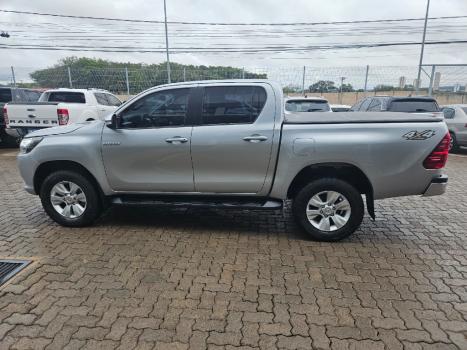 TOYOTA Hilux Caminhonete 2.8 16V SRV 4X4 DIESEL CABINE DUPLA AUTOMTICO, Foto 8