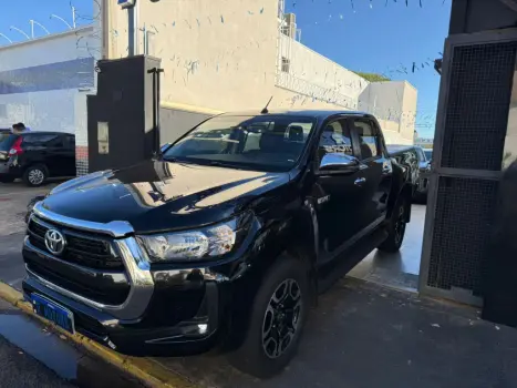 TOYOTA Hilux Caminhonete 2.8 16V SRV 4X4 DIESEL CABINE DUPLA AUTOMTICO, Foto 4
