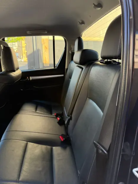 TOYOTA Hilux Caminhonete 2.8 16V SRV 4X4 DIESEL CABINE DUPLA AUTOMTICO, Foto 7