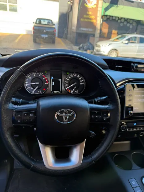TOYOTA Hilux Caminhonete 2.8 16V SRV 4X4 DIESEL CABINE DUPLA AUTOMTICO, Foto 8