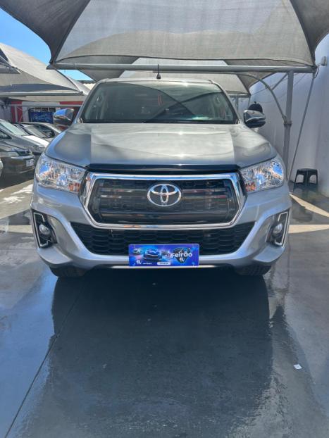 TOYOTA Hilux Caminhonete 2.7 16V 4P SR FLEX CABINE DUPLA AUTOMTICO, Foto 2