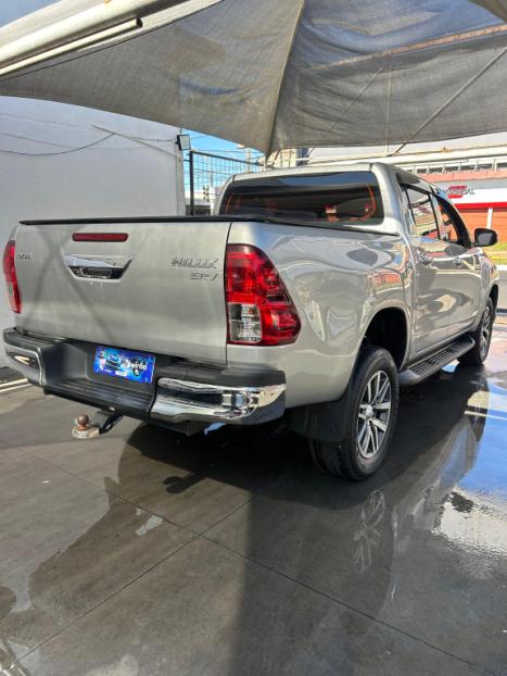 TOYOTA Hilux Caminhonete 2.7 16V 4P SR FLEX CABINE DUPLA AUTOMTICO, Foto 8