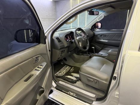 TOYOTA Hilux Caminhonete 3.0 4P 4X4 SRV TURBO DIESEL CABINE DUPLA AUTOMTICO, Foto 10