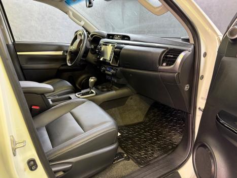 TOYOTA Hilux Caminhonete 2.8 16V SRX 4X4 TURBO DIESEL CABINE DUPLA AUTOMTICO, Foto 13