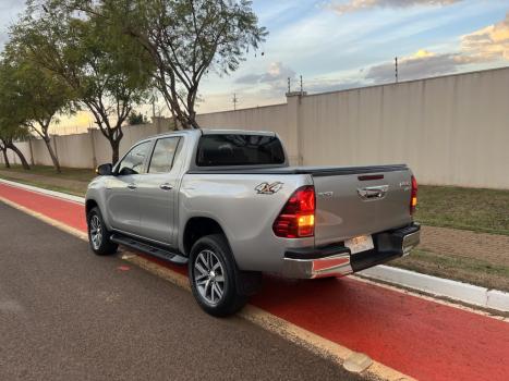 TOYOTA Hilux Caminhonete 2.8 16V SRX 4X4 DIESEL CABINE DUPLA AUTOMTICO, Foto 5