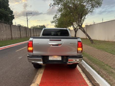 TOYOTA Hilux Caminhonete 2.8 16V SRX 4X4 DIESEL CABINE DUPLA AUTOMTICO, Foto 6