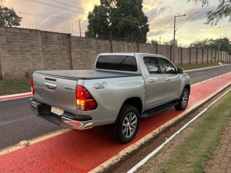 TOYOTA Hilux Caminhonete 2.8 16V SRX 4X4 DIESEL CABINE DUPLA AUTOMTICO, Foto 7