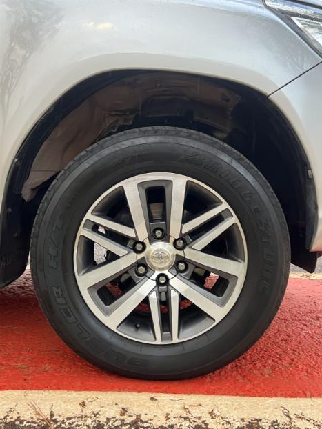 TOYOTA Hilux Caminhonete 2.8 16V SRX 4X4 DIESEL CABINE DUPLA AUTOMTICO, Foto 9