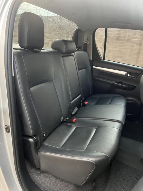 TOYOTA Hilux Caminhonete 2.8 16V SRX 4X4 DIESEL CABINE DUPLA AUTOMTICO, Foto 14