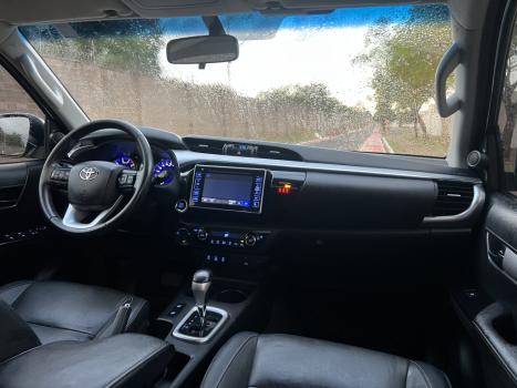 TOYOTA Hilux Caminhonete 2.8 16V SRX 4X4 DIESEL CABINE DUPLA AUTOMTICO, Foto 16