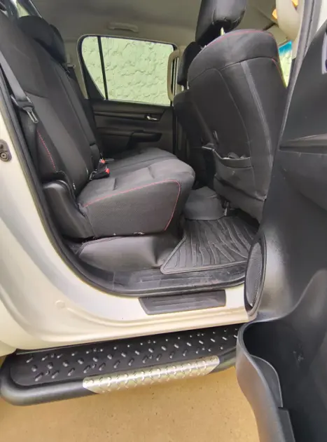 TOYOTA Hilux Caminhonete 2.8 16V 4P SR 4X4 DIESEL CHALLENGE CABINE DUPLA AUTOMTICO, Foto 4