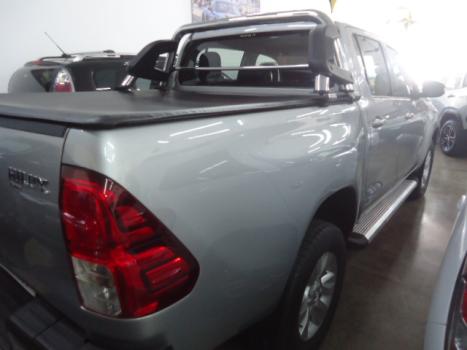 TOYOTA Hilux Caminhonete 2.7 16V 4P SRV FLEX CABINE DUPLA AUTOMTICO, Foto 7