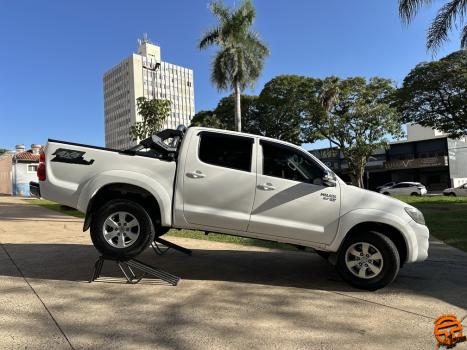 TOYOTA Hilux Caminhonete 2.7 16V 4P SRV FLEX 4X4  CABINE DUPLA AUTOMTICO, Foto 3