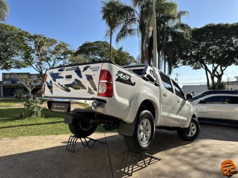 TOYOTA Hilux Caminhonete 2.7 16V 4P SRV FLEX 4X4  CABINE DUPLA AUTOMTICO, Foto 4