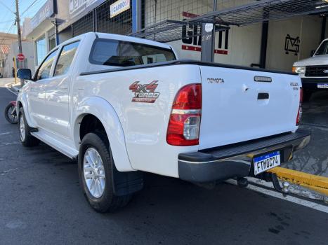 TOYOTA Hilux Caminhonete 3.0 4P 4X4 SRV TURBO DIESEL CABINE DUPLA AUTOMTICO, Foto 4