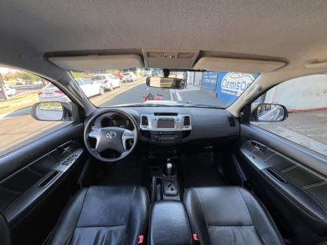 TOYOTA Hilux Caminhonete 3.0 4P 4X4 SRV TURBO DIESEL CABINE DUPLA AUTOMTICO, Foto 6
