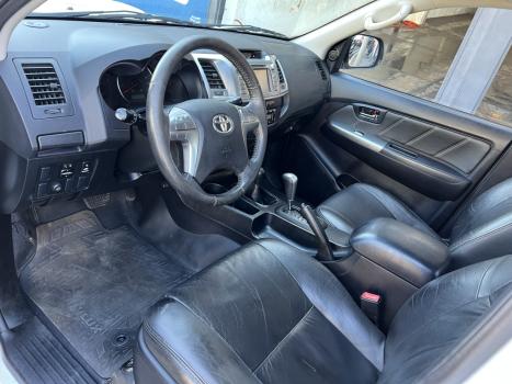 TOYOTA Hilux Caminhonete 3.0 4P 4X4 SRV TURBO DIESEL CABINE DUPLA AUTOMTICO, Foto 8