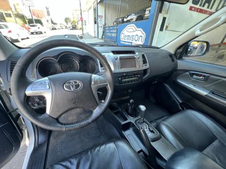 TOYOTA Hilux Caminhonete 3.0 4P 4X4 SRV TURBO DIESEL CABINE DUPLA AUTOMTICO, Foto 11