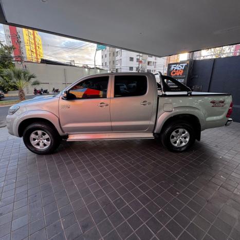 TOYOTA Hilux Caminhonete 3.0 4P 4X4 SRV TURBO DIESEL CABINE DUPLA AUTOMTICO, Foto 4