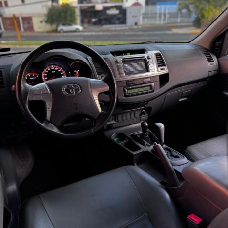 TOYOTA Hilux Caminhonete 3.0 4P 4X4 SRV TURBO DIESEL CABINE DUPLA AUTOMTICO, Foto 11