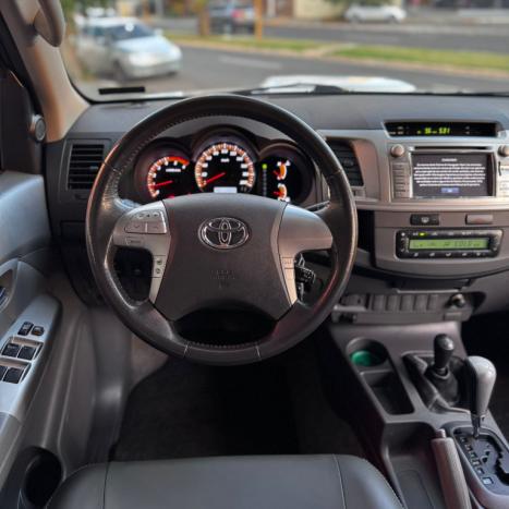 TOYOTA Hilux Caminhonete 3.0 4P 4X4 SRV TURBO DIESEL CABINE DUPLA AUTOMTICO, Foto 12