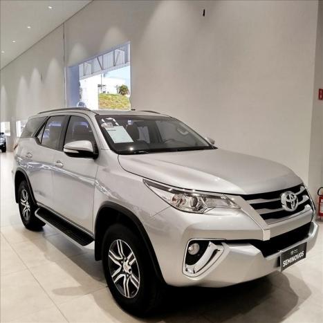 TOYOTA Hilux Caminhonete 2.7 16V 4P SR FLEX CABINE DUPLA AUTOMTICO, Foto 1