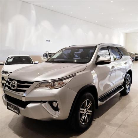 TOYOTA Hilux Caminhonete 2.7 16V 4P SR FLEX CABINE DUPLA AUTOMTICO, Foto 3