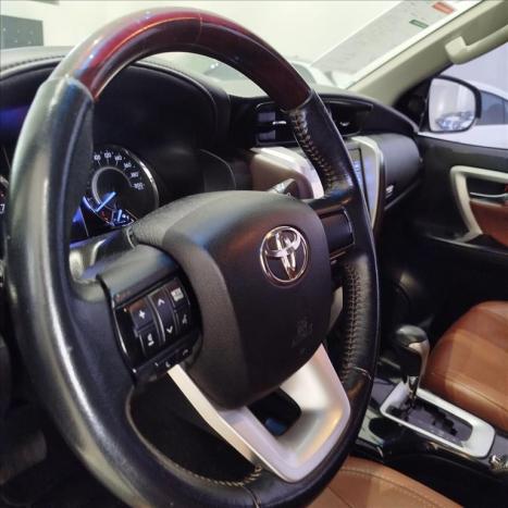 TOYOTA Hilux Caminhonete 2.7 16V 4P SR FLEX CABINE DUPLA AUTOMTICO, Foto 11