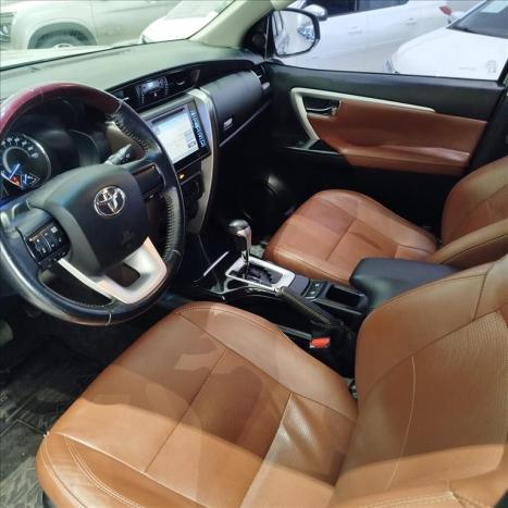 TOYOTA Hilux Caminhonete 2.7 16V 4P SR FLEX CABINE DUPLA AUTOMTICO, Foto 13