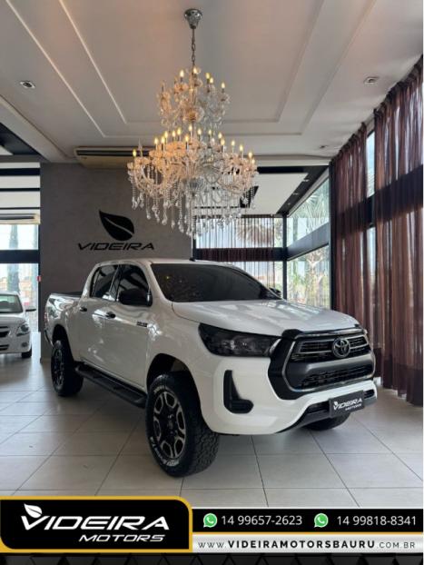 TOYOTA Hilux Caminhonete 2.8 4P 4X4 DIESEL CABINE DUPLA, Foto 1