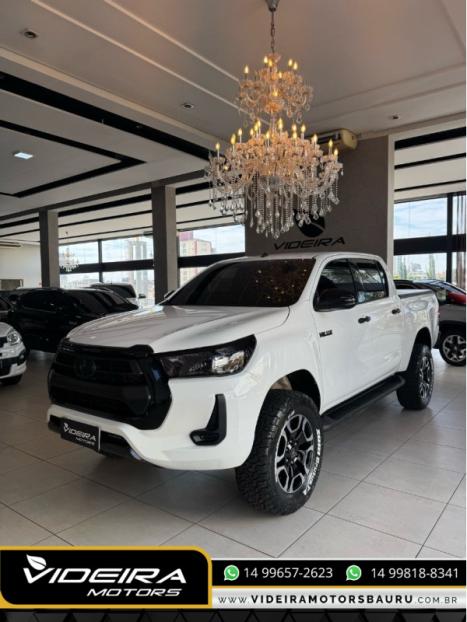 TOYOTA Hilux Caminhonete 2.8 4P 4X4 DIESEL CABINE DUPLA, Foto 2