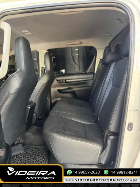 TOYOTA Hilux Caminhonete 2.8 4P 4X4 DIESEL CABINE DUPLA, Foto 10