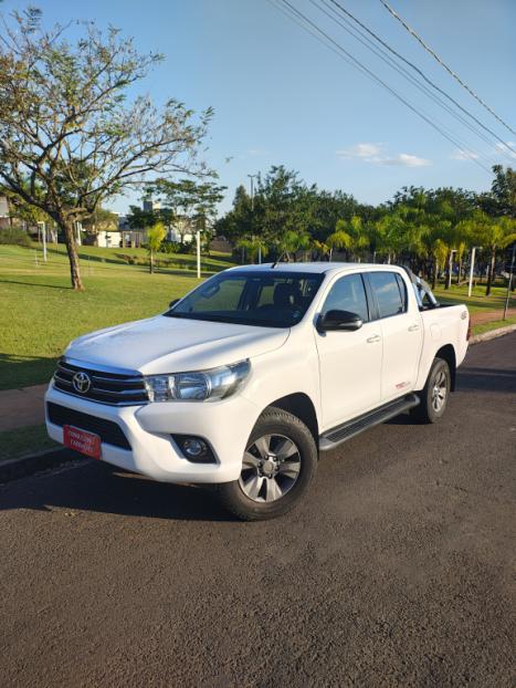 TOYOTA Hilux Caminhonete 2.8 16V SRV 4X4 DIESEL CABINE DUPLA AUTOMTICO, Foto 1