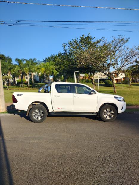 TOYOTA Hilux Caminhonete 2.8 16V SRV 4X4 DIESEL CABINE DUPLA AUTOMTICO, Foto 3