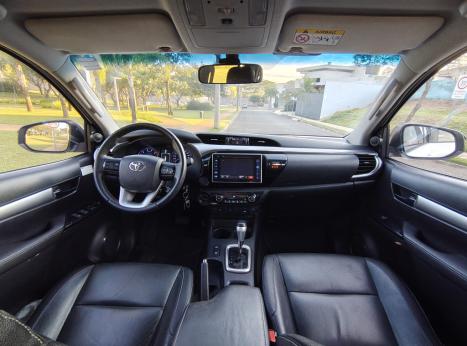 TOYOTA Hilux Caminhonete 2.8 16V SRV 4X4 DIESEL CABINE DUPLA AUTOMTICO, Foto 10