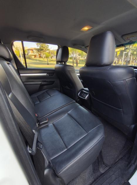 TOYOTA Hilux Caminhonete 2.8 16V SRV 4X4 DIESEL CABINE DUPLA AUTOMTICO, Foto 13