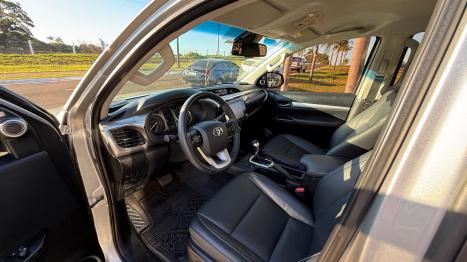 TOYOTA Hilux Caminhonete 2.8 16V SRX 4X4 TURBO DIESEL CABINE DUPLA AUTOMTICO, Foto 11