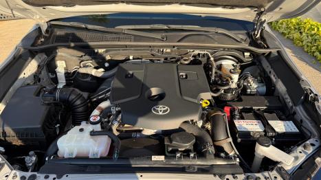TOYOTA Hilux Caminhonete 2.8 16V SRX 4X4 TURBO DIESEL CABINE DUPLA AUTOMTICO, Foto 17