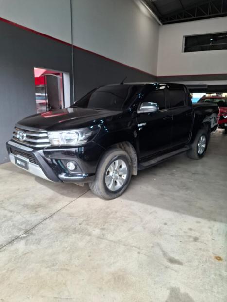TOYOTA Hilux Caminhonete 2.7 16V 4P SRV FLEX CABINE DUPLA AUTOMTICO, Foto 1
