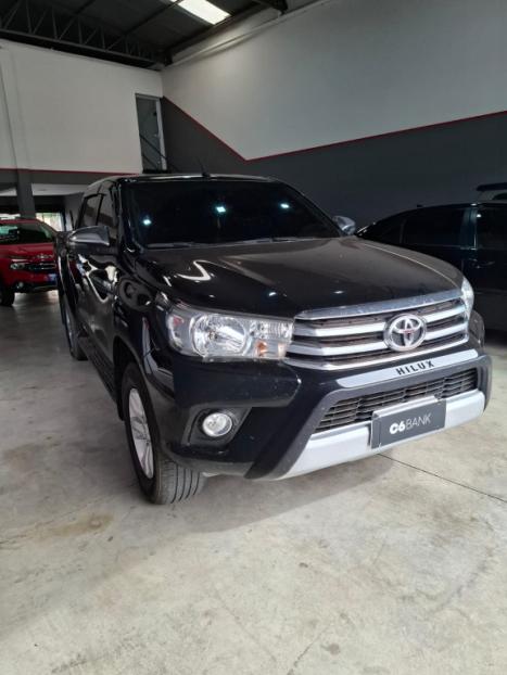 TOYOTA Hilux Caminhonete 2.7 16V 4P SRV FLEX CABINE DUPLA AUTOMTICO, Foto 3