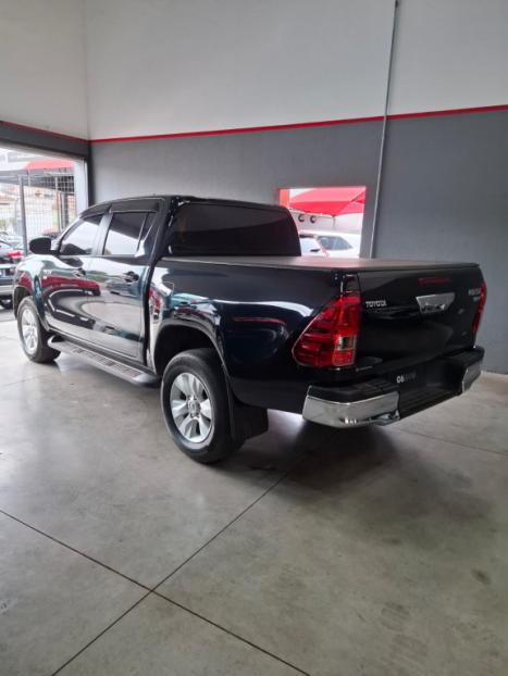 TOYOTA Hilux Caminhonete 2.7 16V 4P SRV FLEX CABINE DUPLA AUTOMTICO, Foto 4